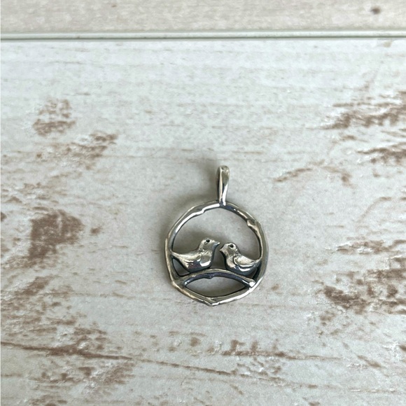 James Avery - Picture 1 of 3